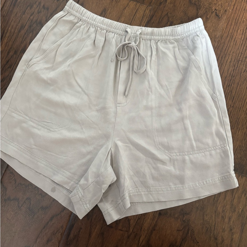 Splendid Women's Athletic Tan Shorts